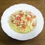 トマトとモッツァレラチーズの冷製パスタ
