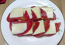 トマトとモッツァレラチーズのサラダ